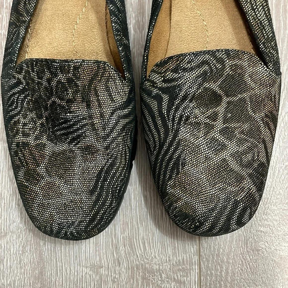 NWOT Aerosoles Army Leather Animal Print Slip On Flats 7.5M - Picture 6 of 15
